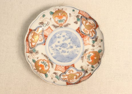 明治前期色絵法螺貝と花図小皿