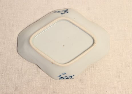大正~昭和戦前ゴム判山水図菱型皿 少かたつき