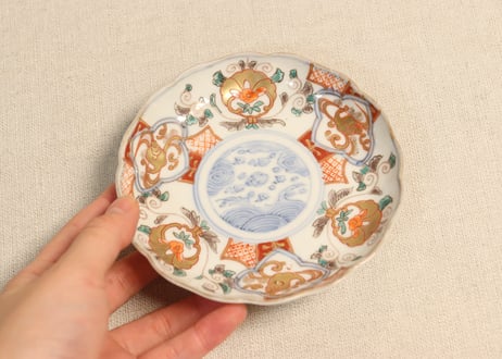 明治前期色絵法螺貝と花図小皿