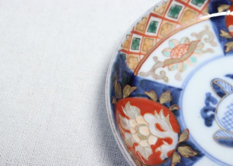 明治前期色絵桃と六方に花図縁立小皿➁　薄め