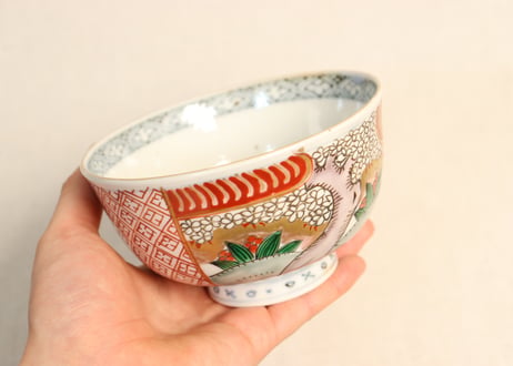 明治前期色絵桜と万年青図通り物飯茶碗②薄め