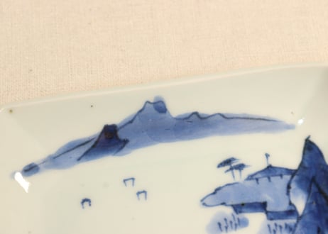 江戸幕末染付山水図角皿　僅かにかたつき