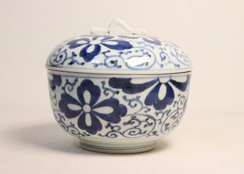 江戸幕末染付菱花と唐草図食籠 蓋ホツ,身あたり傷 | 吉祥寺PukuPuku