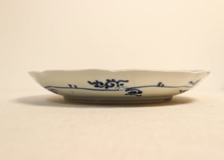 明治前期赤絵金彩柘榴と菖蒲図8寸皿