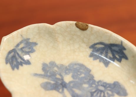江戸中期コンニャク印判菊図木瓜型豆皿　甘手,直し,かたつき