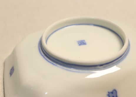 明治後期～大正染付扇面に富士図長角皿 黒点