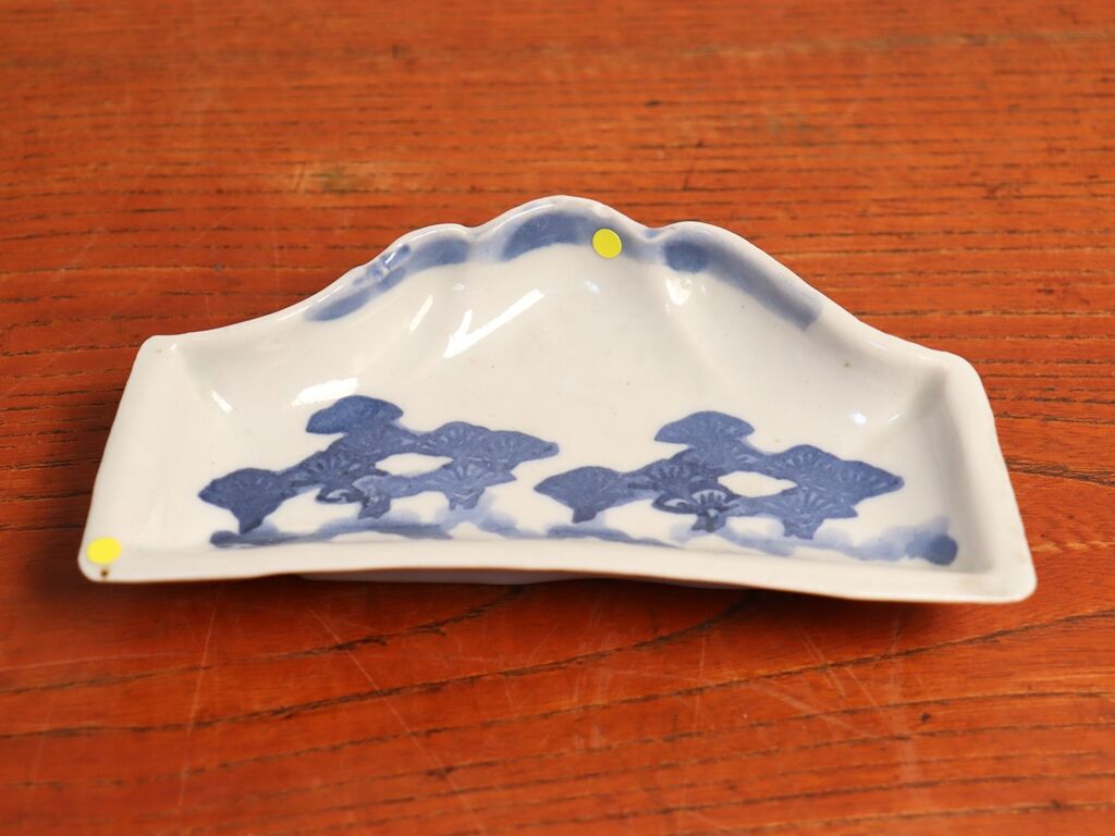 江戸中期コンニャク印判松図富士型小皿 ノミホツ② | 吉祥寺PukuPuku