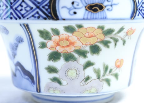 明治前期色絵牡丹と山水図蓋茶碗　5客組　小ニュウ有り