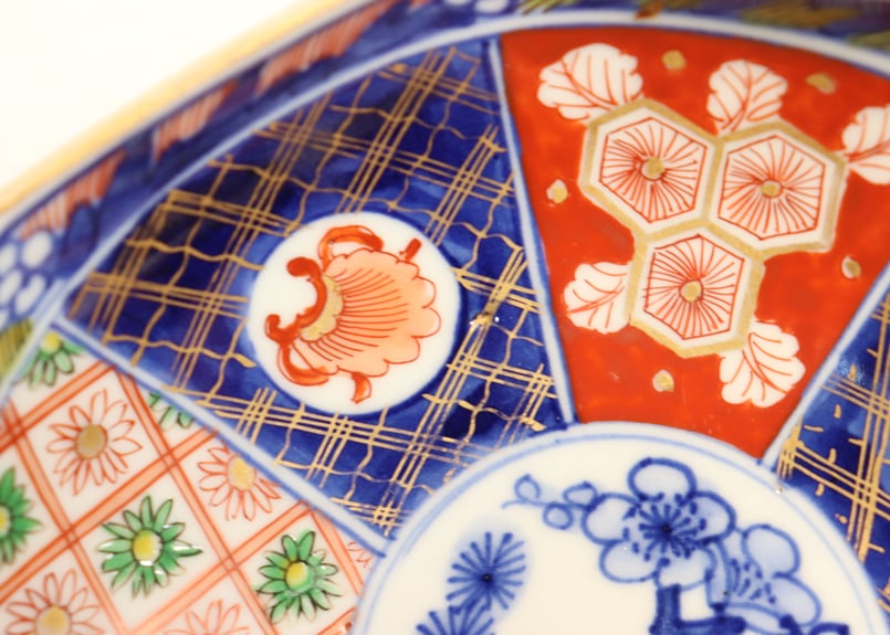 明治後期～大正大聖寺焼色絵壽文字に亀甲と花図八角なます皿①濃いめ