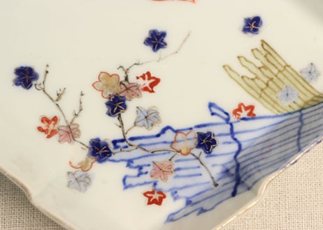 明治後期～大正色絵紅葉と鳥図縁立菱形皿①鳥に金彩あり,釉剥げ
