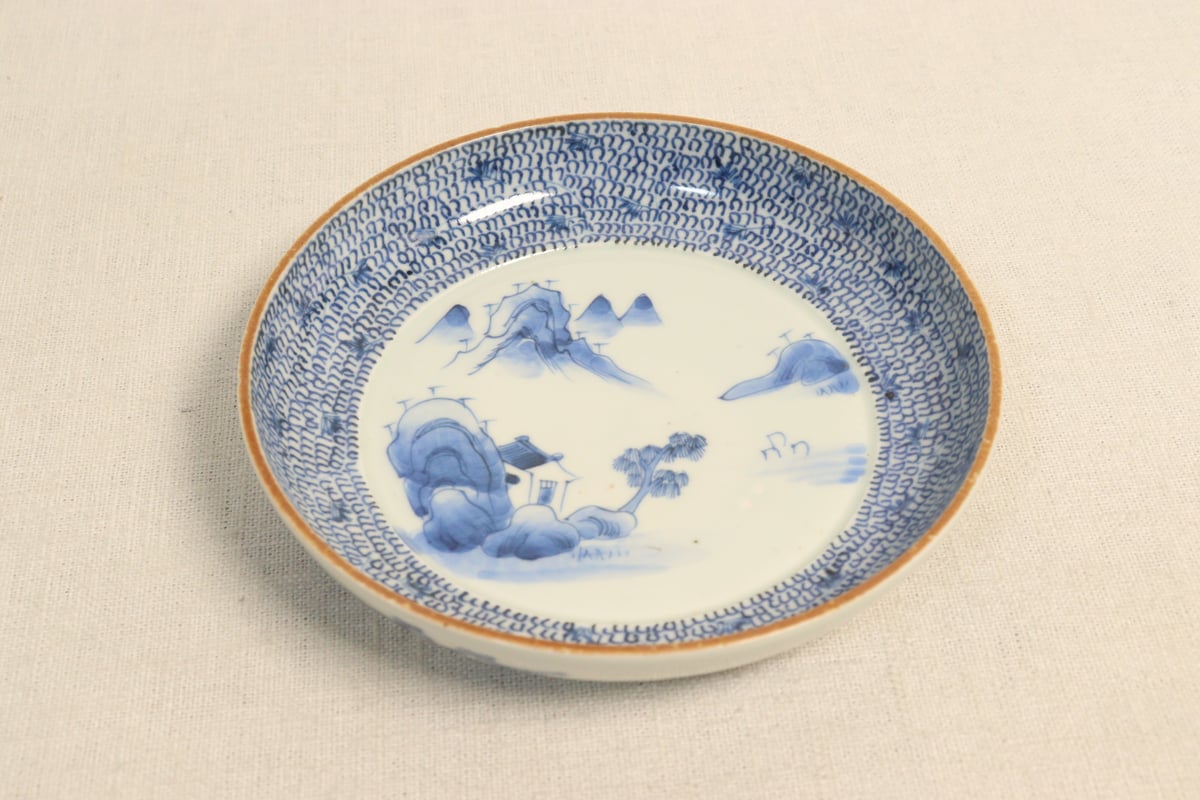 江戸幕末染付山水に微塵唐草図5寸皿① | 吉祥寺PukuPuku