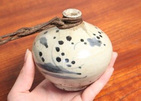 江戸中期染付竹梅図油壷(鉄線取手付)