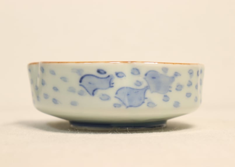 明治前期染付菖蒲と波千鳥図五弁小鉢 | 吉祥寺PukuPuku