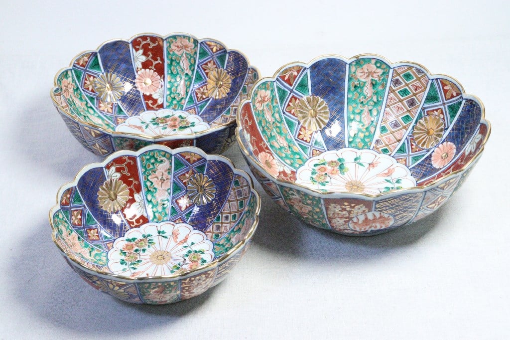 明治後期～大正色絵大聖寺焼菊図菊花弁三つ組鉢 小甘手 | 吉祥寺