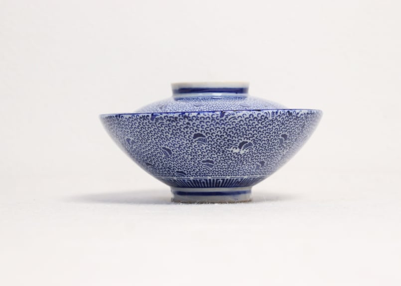 古伊万里　染付　微塵唐草の図　蓋茶碗　２客　C556AS-CWk 古伊万里 染付 微塵唐草の図 蓋茶碗 2客 C556AS-CWk - メルカリ