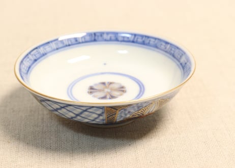 明治前期金彩染付花と幾何学文通り物飯茶碗
