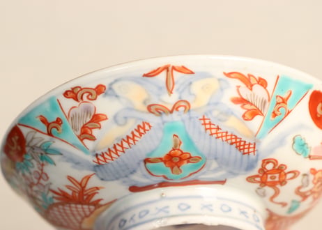 明治前期色絵竹梅と桐図通り物飯茶碗②黒点