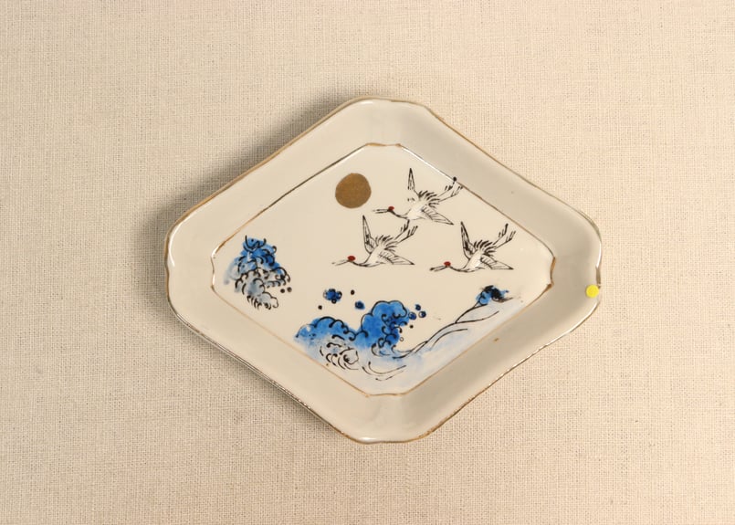 昭和戦前ゴム判色絵波と鶴図菱形皿 | 吉祥寺PukuPuku
