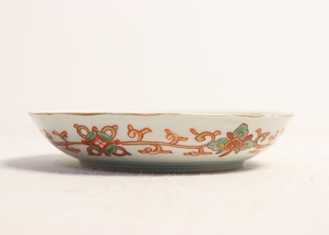 明治前期大聖寺焼色絵魚図小皿〈大聖寺の古伊万里写し〉