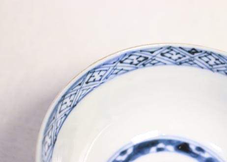 明治前期色絵芭蕉と亀甲図飯茶碗 釉剥げ