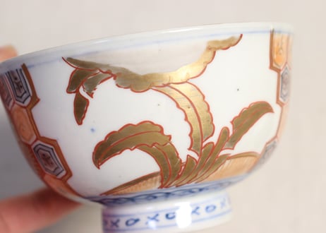 明治前期色絵芭蕉と亀甲図飯茶碗 釉剥げ