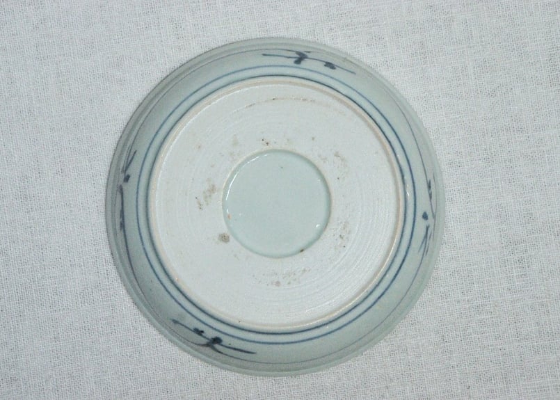江戸時代　古瀬戸　山水図　松に東屋（あずまや）」図　石皿 Seto oil lamp plate with iron painted landscape 瀬戸皿 鉄絵山水
