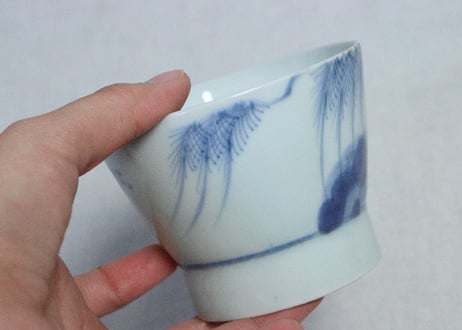 江戸後期染付柳に牡丹図広東型猪口③　高台ホツ