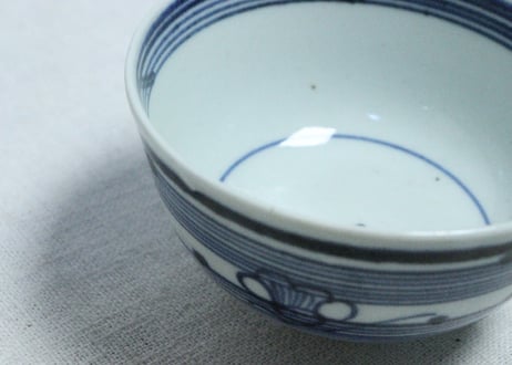 江戸幕末染付輪線に梅図飯茶碗➁　フリモノ,歪み