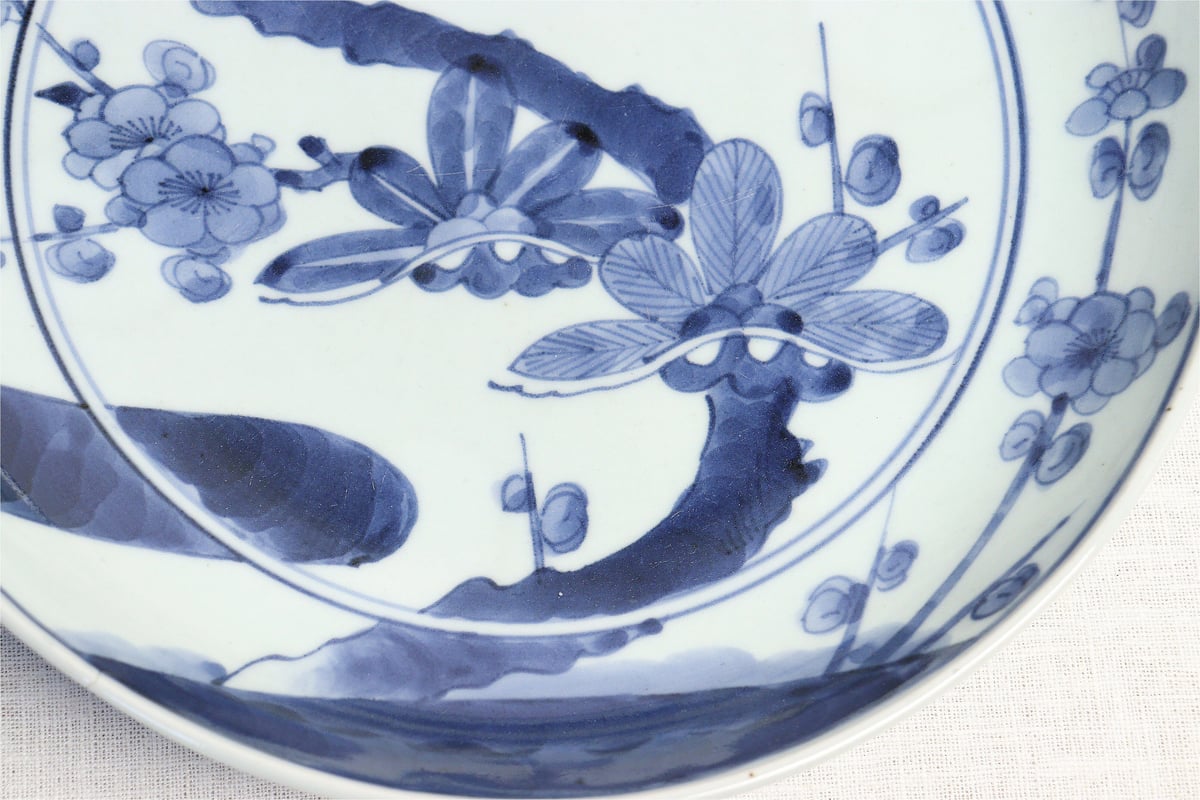 角皿 江戸 中期 後期 柿右衛門様式 花唐草 松竹梅 花弁縁 木箱 角皿 江戸 中期 後期 柿右衛門様式 花唐草 松竹梅 花弁縁 木箱