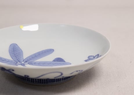 明治前期鍋島焼染付葉と七宝文5寸台皿②ノミホツ