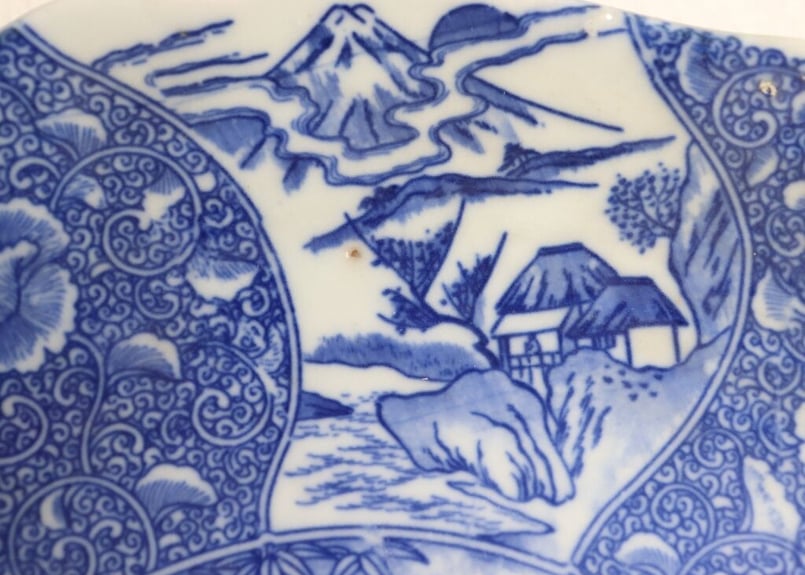 明治後期~大正銅判松鶴に富士図8.5寸皿 窯傷,少がたつき 明治後期~大正銅判松鶴に富士図8.5寸皿 窯傷,少がたつき