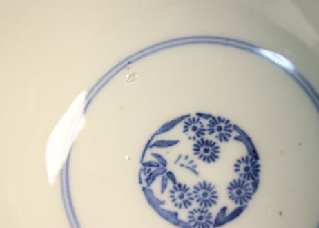 明治前期色絵獅子牡丹と幾何学文図飯茶碗②窯傷