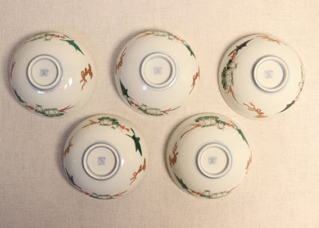 明治前期色絵菊に唐草と野菜図輪茶碗 5客組
