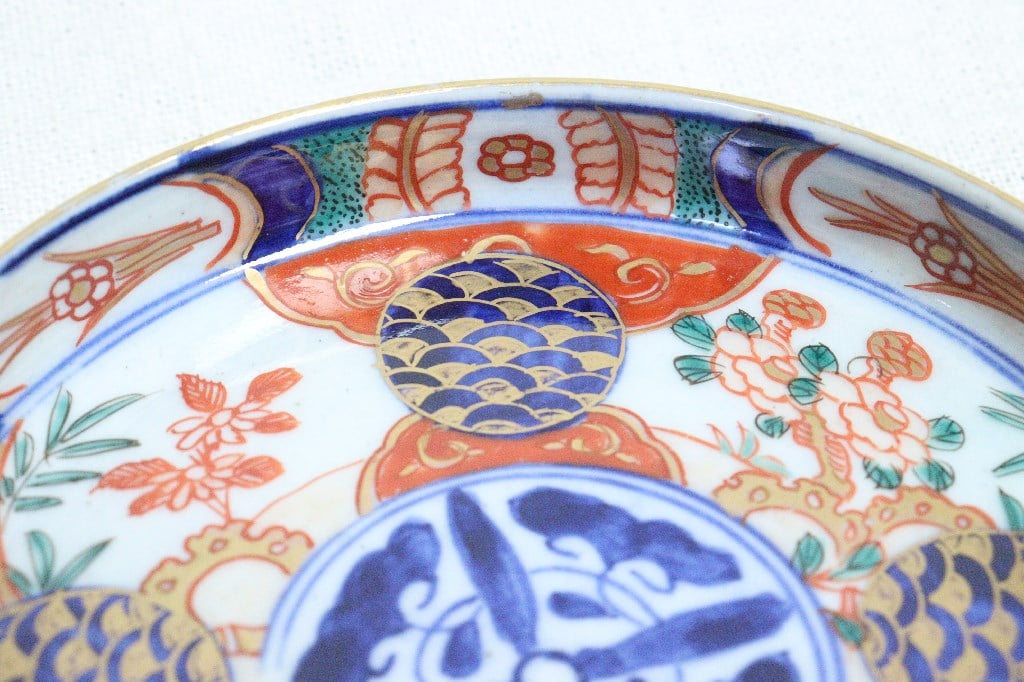 青磁　明治期　色絵皿　盃　瀬戸焼　古美術品　時代物　茶道具 5点 明治前期色絵牡丹と青玉に青海波図縁立小皿① 縁深め | 吉祥寺