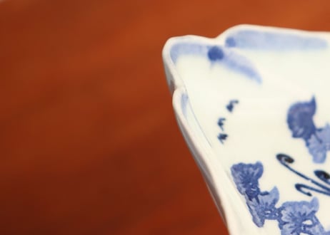江戸中期コンニャク印判松図富士型小皿 少甘手①