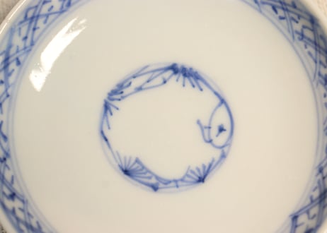 明治前期染付羽根微塵唐草図飯茶碗