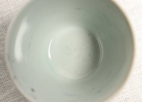 江戸中期染付竹林雀図猪口 あたり傷,少甘手