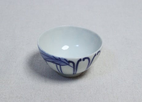 大正～昭和戦前染付菊花弁図湯呑