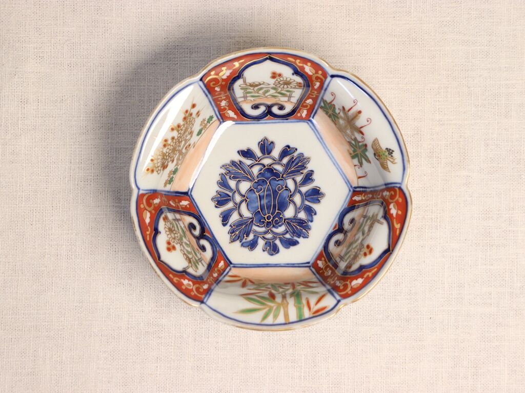 伊万里色絵菖蒲ハ角大皿（明治）