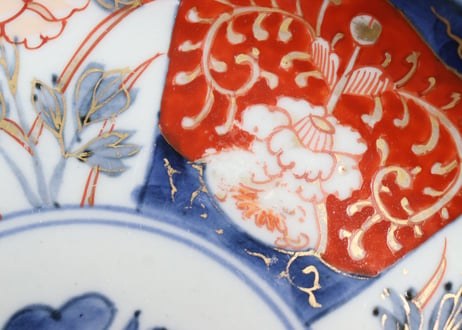明治前期染付色絵八方に牡丹図７寸皿③かたつき