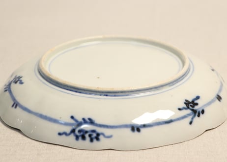 明治前期色絵桜に万年青図通り物7寸皿①