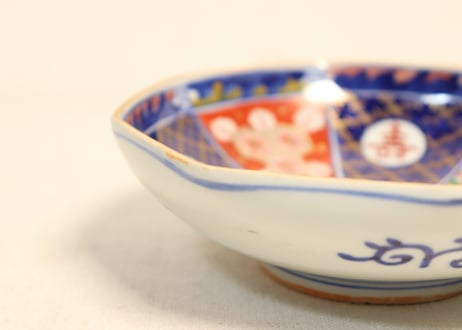 明治後期～大正大聖寺焼色絵壽文字に亀甲と花図八角なます皿①濃いめ