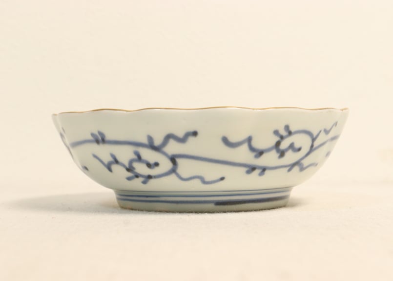 k2f5 真塗り六寸皿　20枚　漆器　金装飾 松竹梅の吉祥紋様 k2f5 真塗り六寸皿 20枚 漆器 金色装飾 松竹梅の吉祥紋様 徳