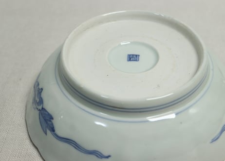 江戸幕末色絵牡丹と青玉図通り物大なます皿　染料飛び,窯傷