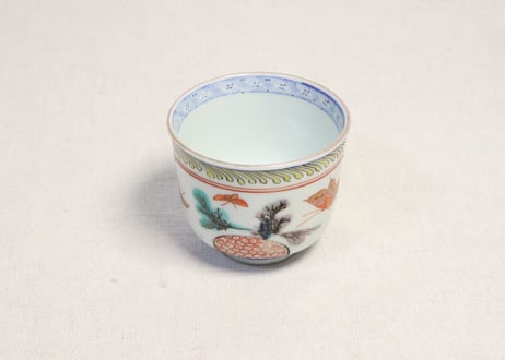 明治前期色絵牡丹唐草と蝶図向付　釉剥げ