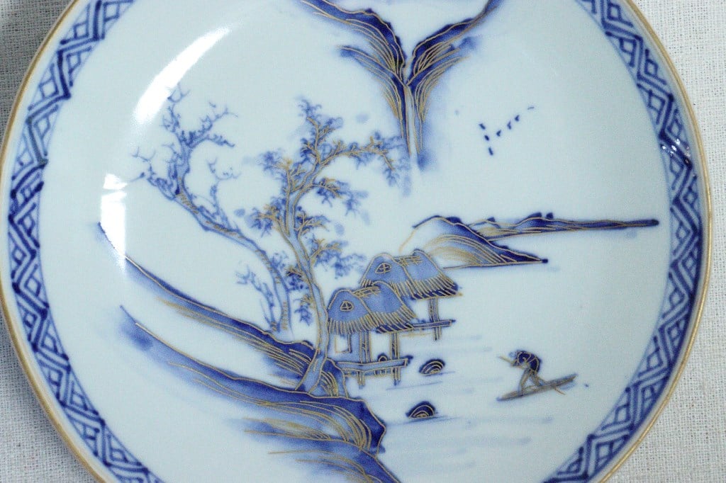 九谷製 石盛堂 青粒 金彩 色絵 皿　楼閣 山水図 飾皿 金襴手 細密画 明治前期九谷焼金彩染付山水図通り物7寸皿 | 吉祥寺PukuPuku