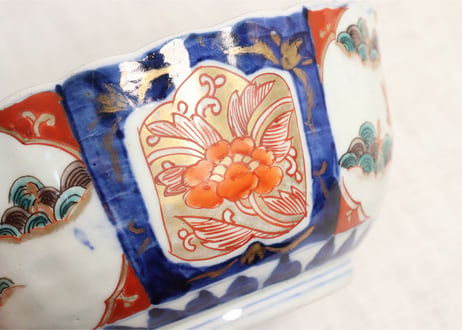 明治前期色絵三方に兎図三つ組鉢 中にニュウ,大にホツ