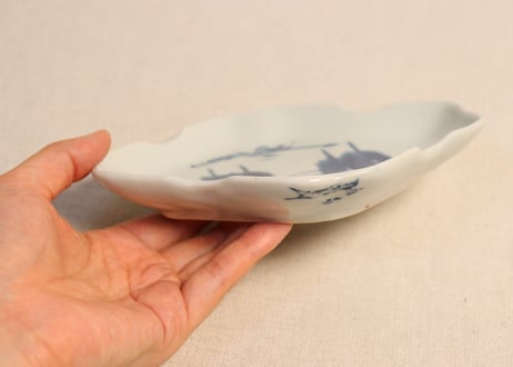 大正~昭和戦前ゴム判山水図菱型皿 少かたつき