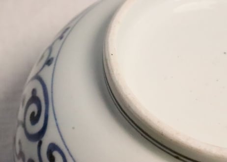 江戸幕末染付菱花と唐草図食籠 蓋ホツ,身あたり傷