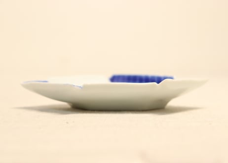 明治後期～大正京焼染付梅図折り紙型皿